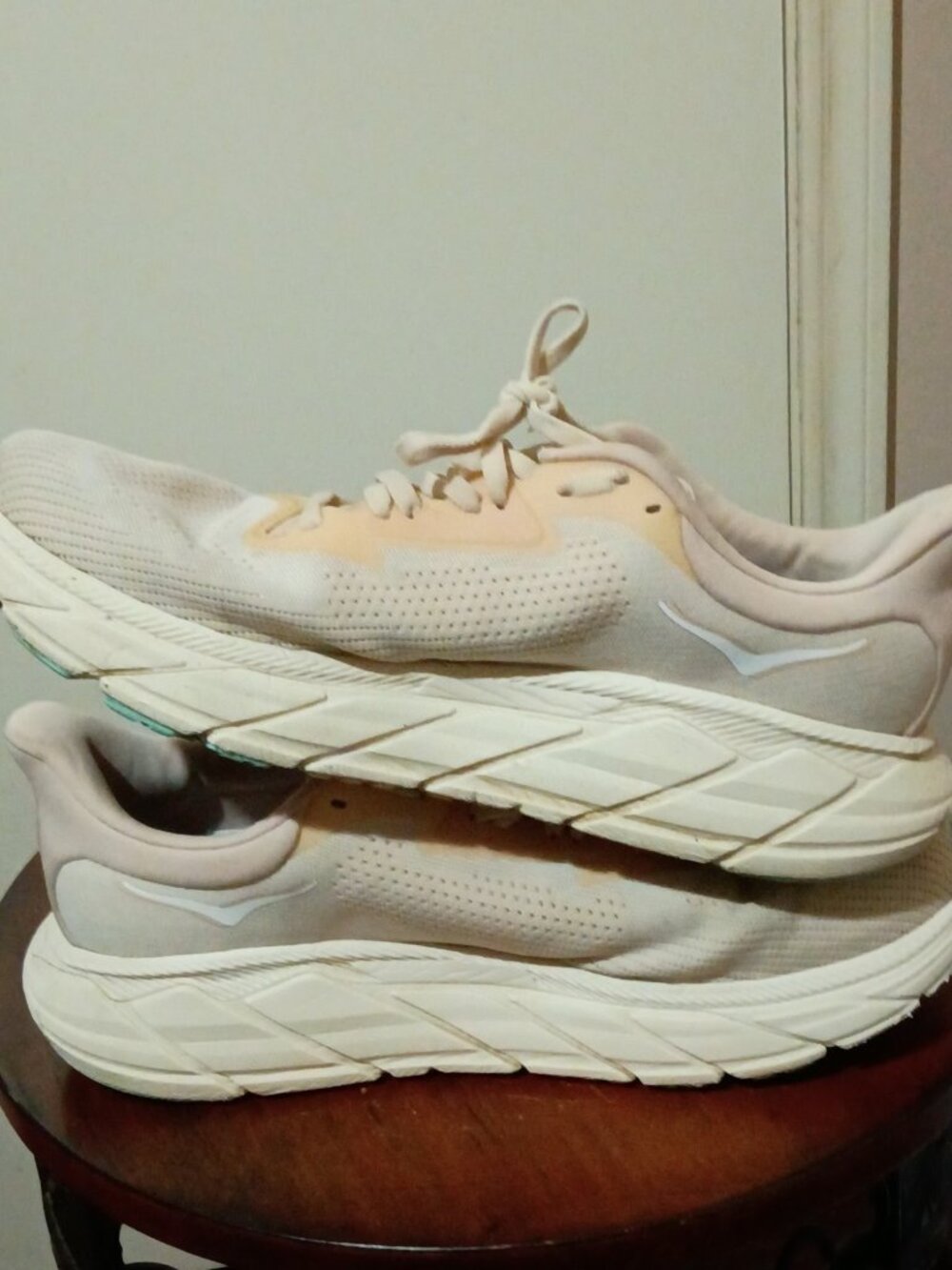 Hoka One One Arahi 7 Vanilla Cream Orange Running Shoes Women's Size 11D - Picture 12 of 13